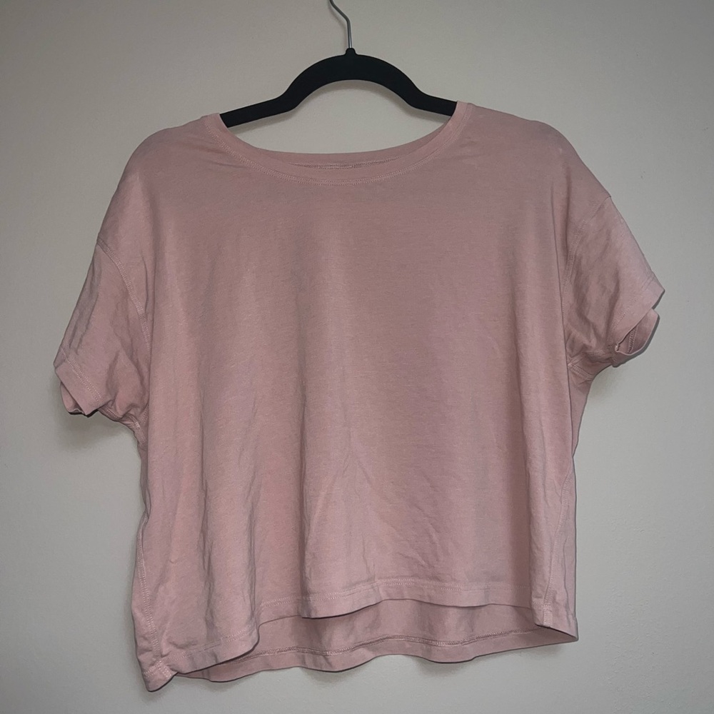 Lululemon boyfriend crop top